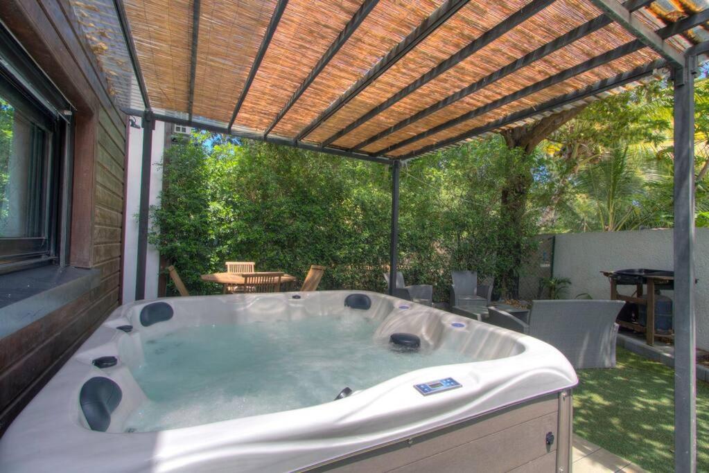 Le Grand Bleu - Jacuzzi - Apt Ла-Салин-ле-Бен Экстерьер фото